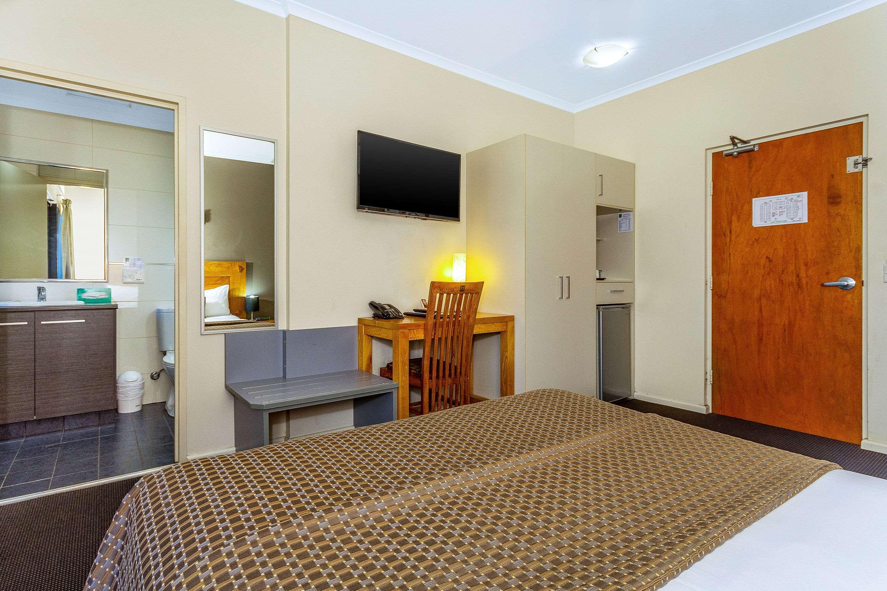 Quality Hotel Darwin Airport Exterior photo