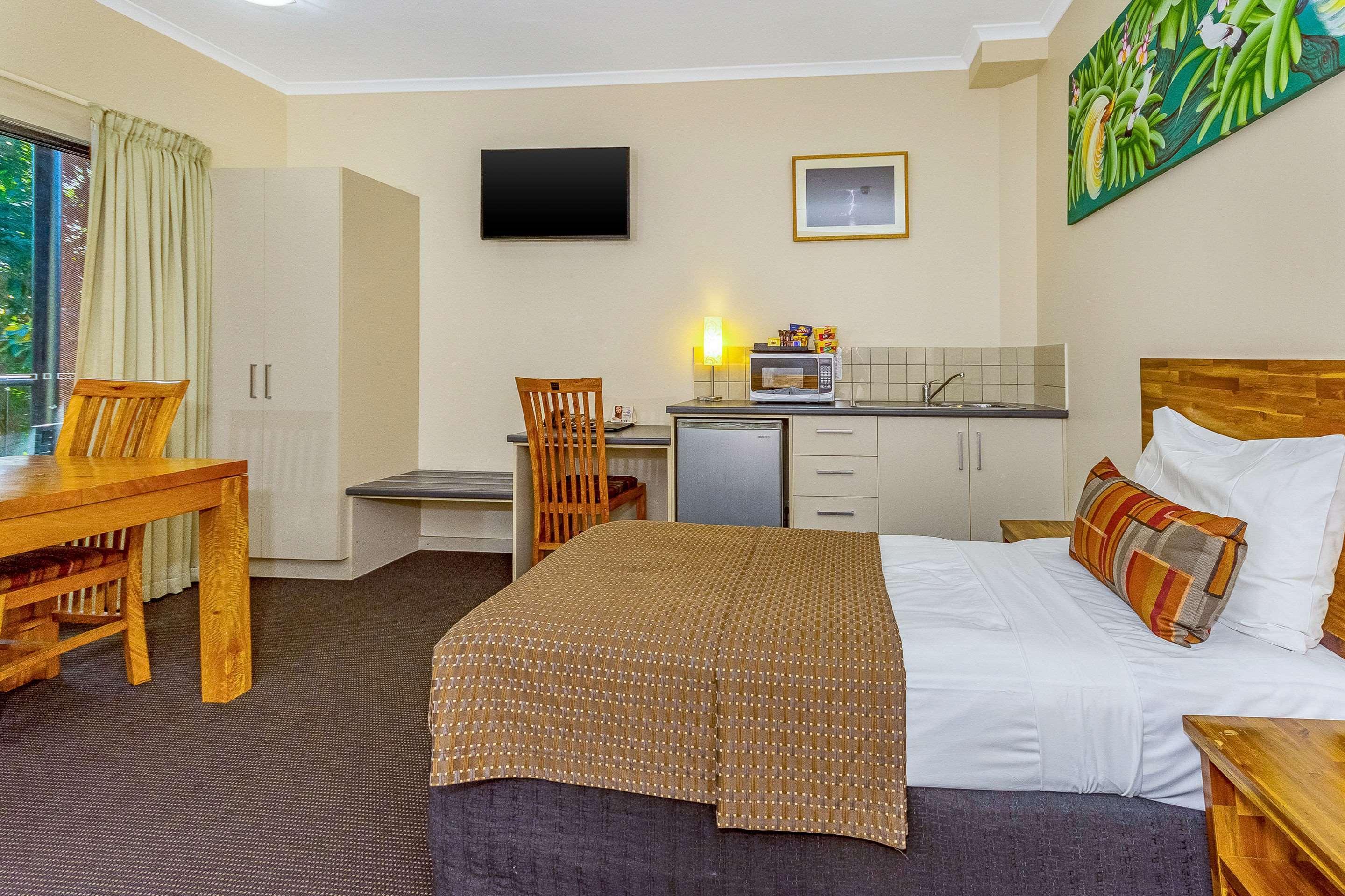 Quality Hotel Darwin Airport Exterior photo Studio apartment