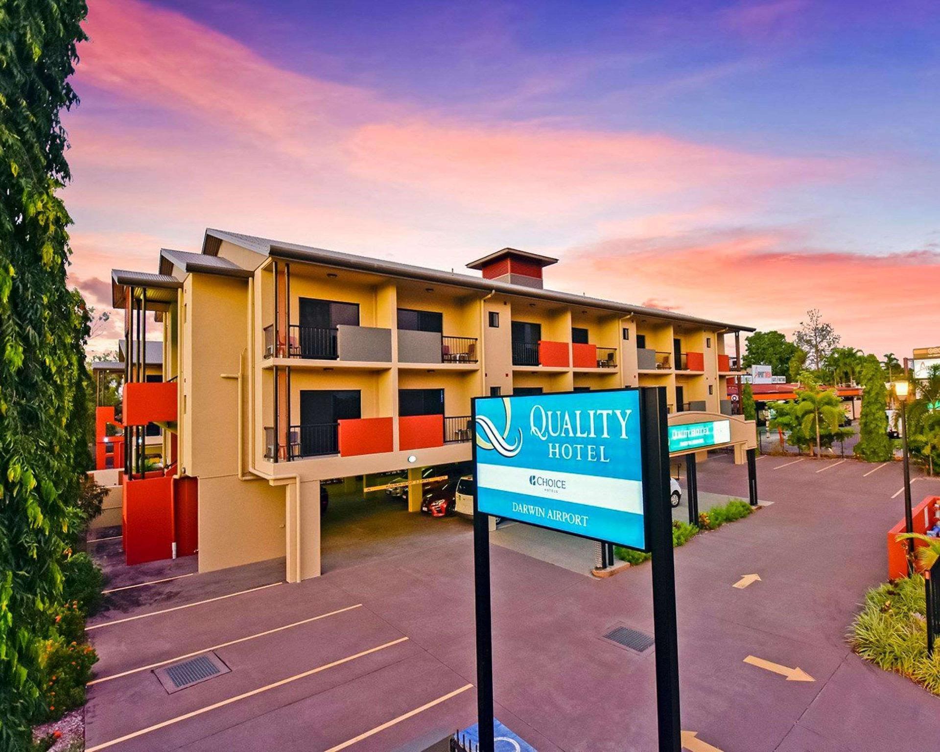 Quality Hotel Darwin Airport Exterior photo Quality Hotel, Townsville