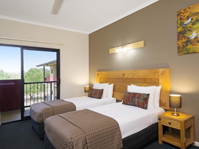 Quality Hotel Darwin Airport Exterior photo A typical room at the resort