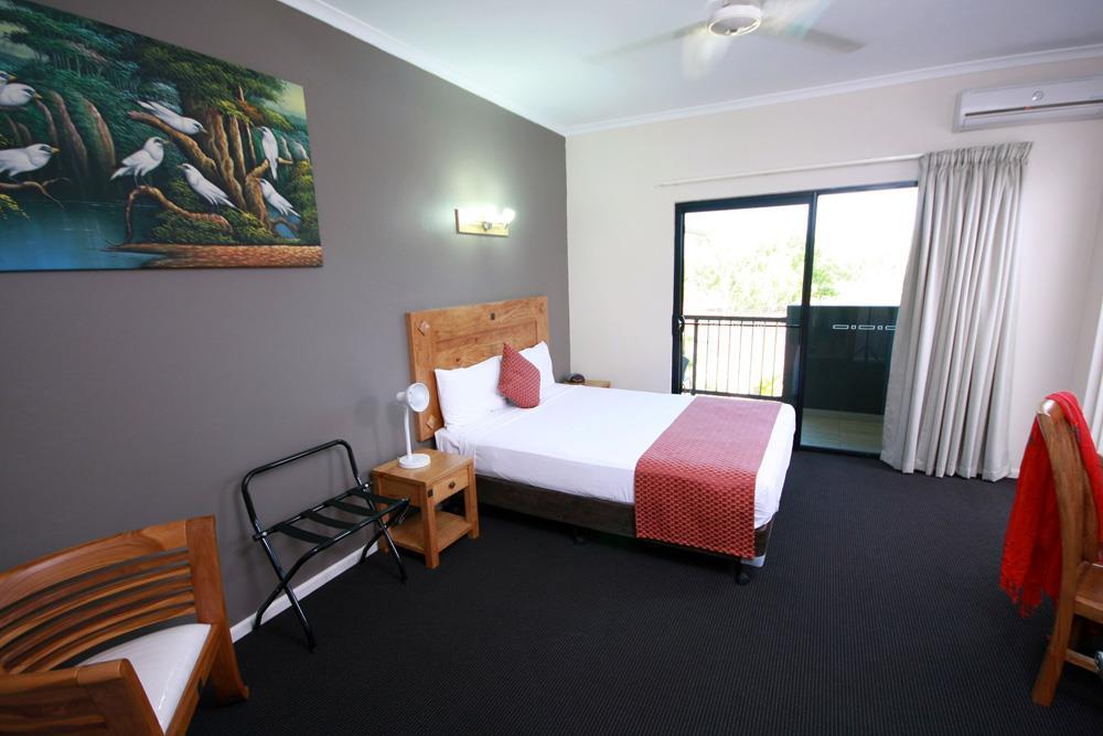 Quality Hotel Darwin Airport Exterior photo A room at the hotel