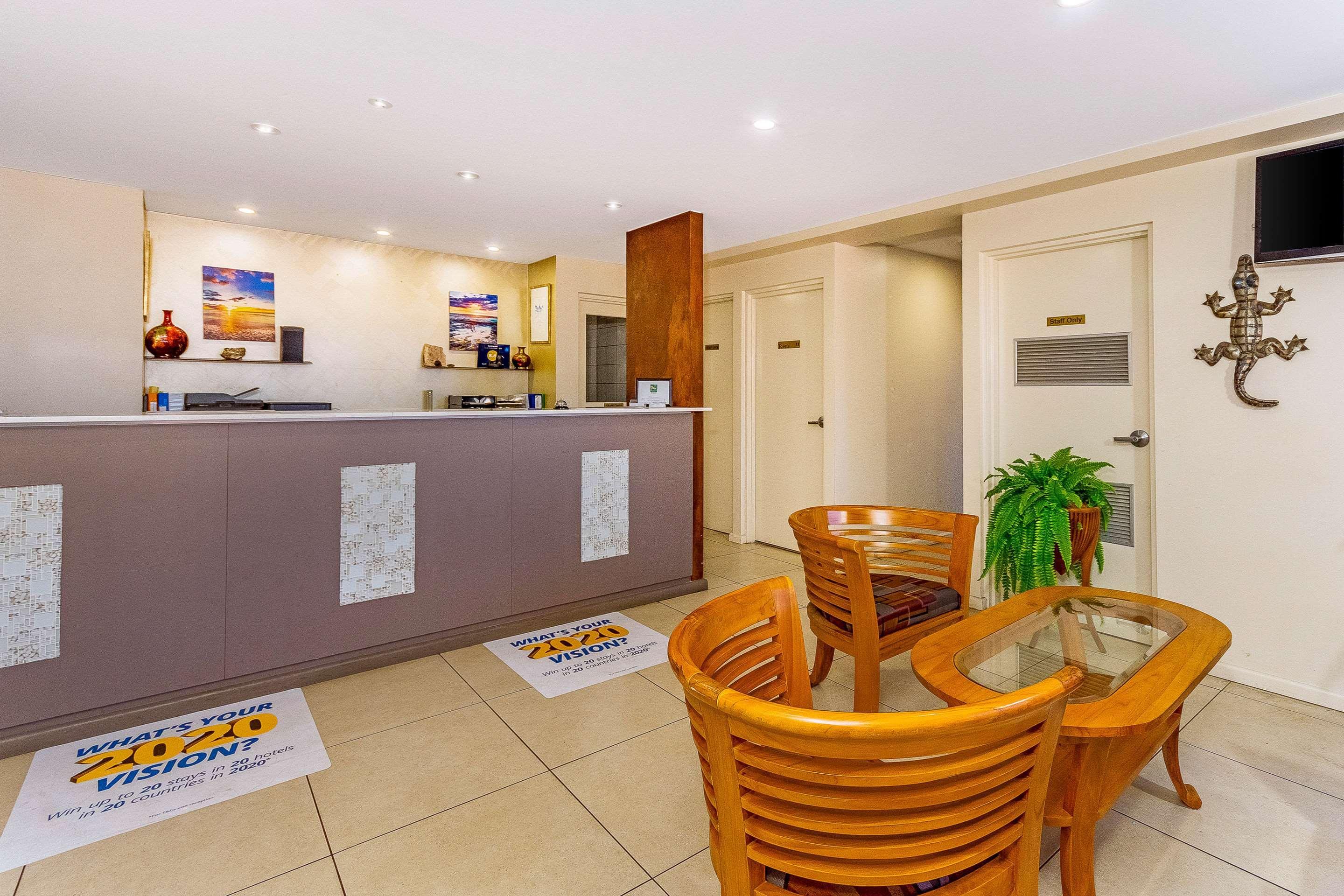 Quality Hotel Darwin Airport Exterior photo A typical apartment kitchen