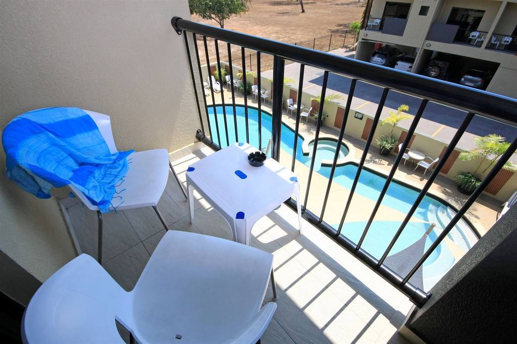 Quality Hotel Darwin Airport Room photo Balcony with pool view