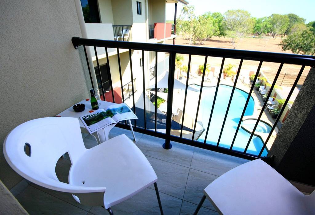 Quality Hotel Darwin Airport Room photo A balcony