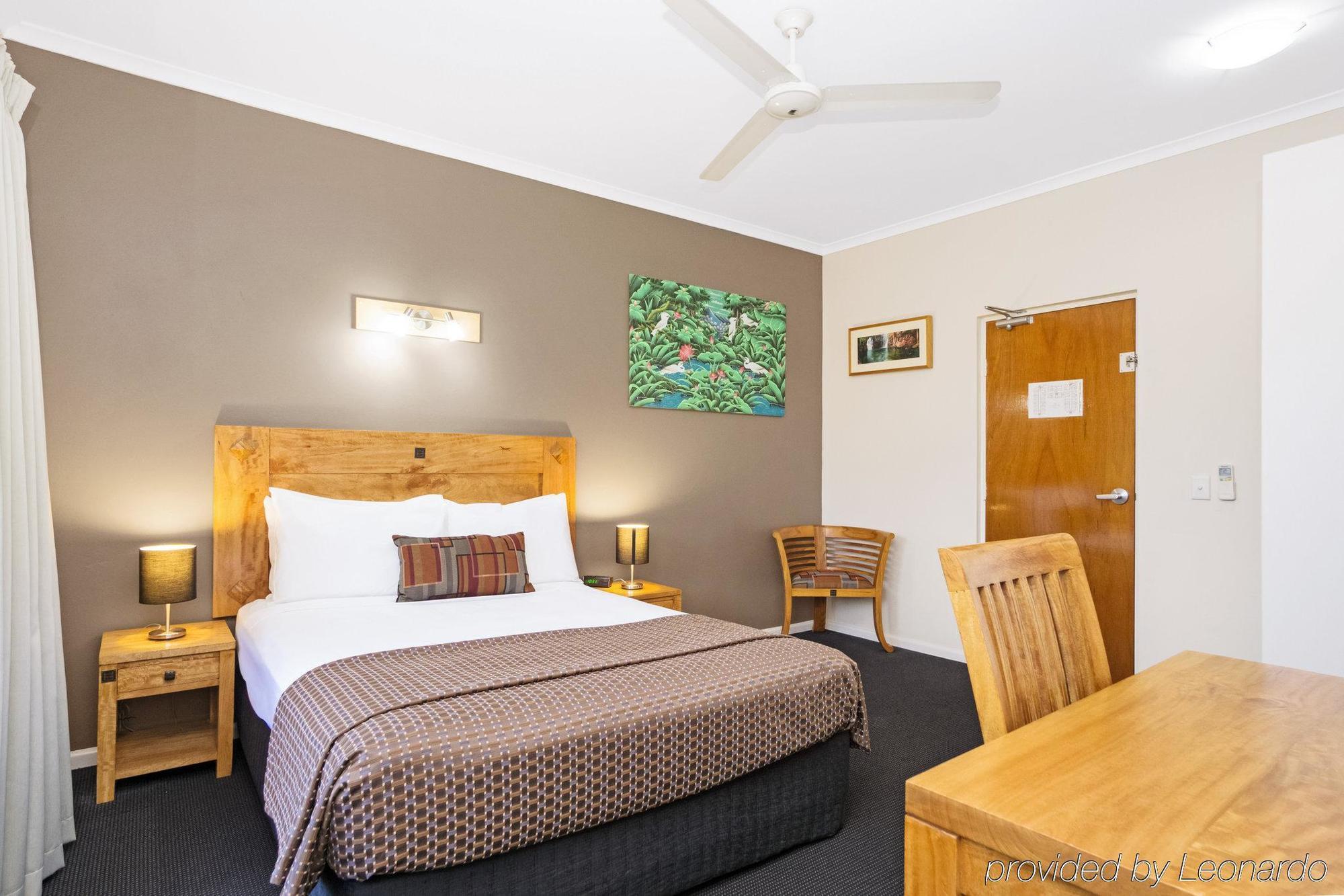 Quality Hotel Darwin Airport Room photo A room at the hotel