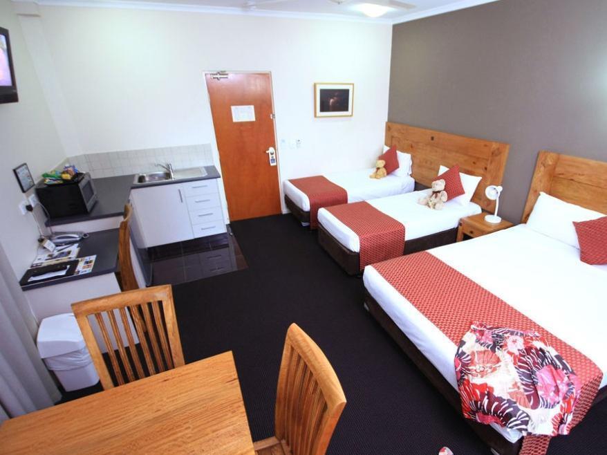 Quality Hotel Darwin Airport Exterior photo A typical studio apartment