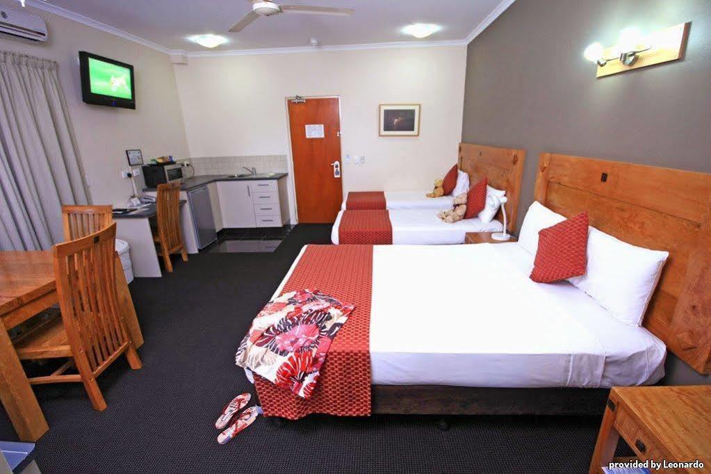 Quality Hotel Darwin Airport Exterior photo Studio